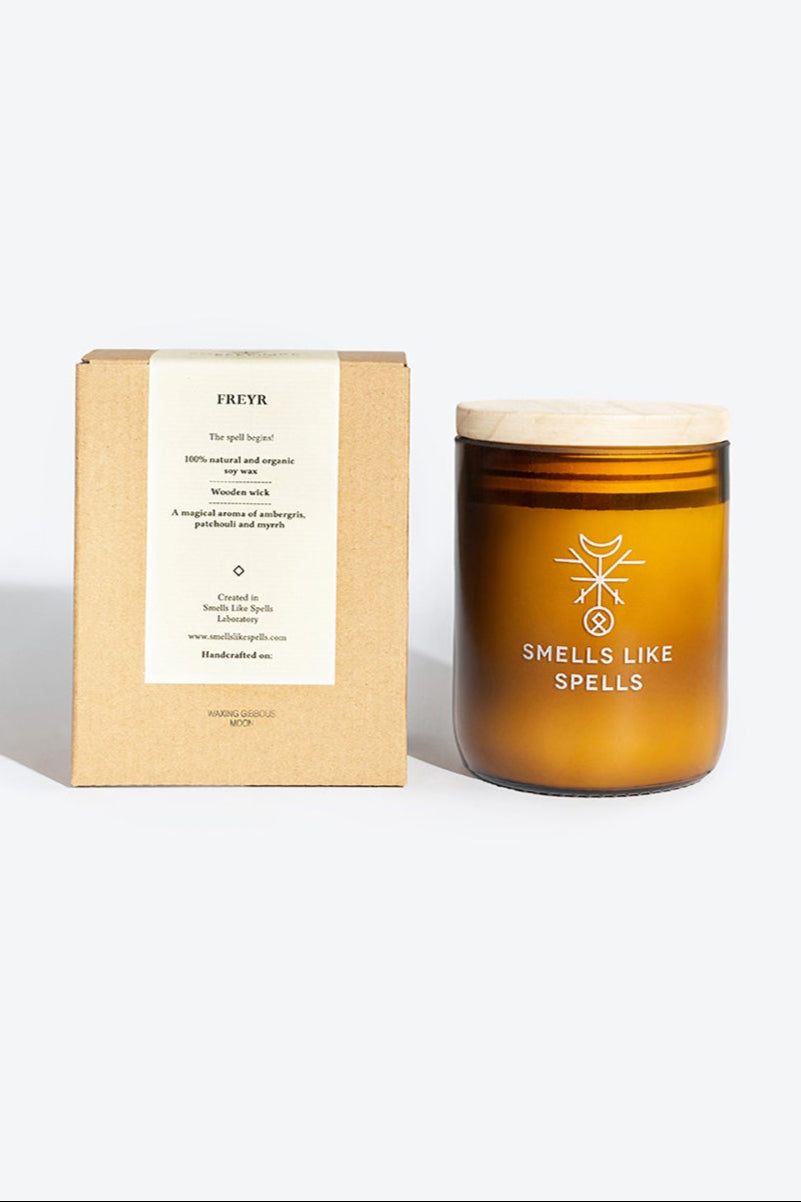 Soy wax scented candle with wooden wick FREYR Smells Like Spells
