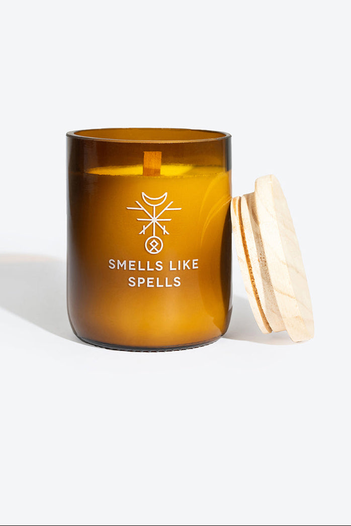 Soy wax scented candle with wooden wick FREYR Smells Like Spells